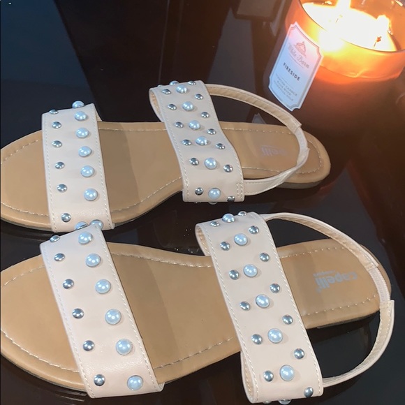 Sandals - Picture 2 of 3